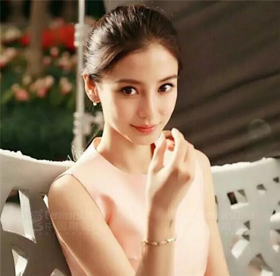 Angelababy從普通的平面模特到如今萬眾關(guān)注的國(guó)民女神