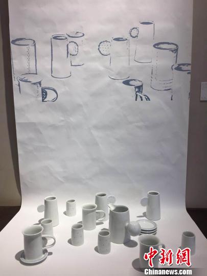 10日起,“OPEN WORK”(“開放作業(yè)”)國際陶瓷藝術(shù)展在南京浦口區(qū)的南京W藝術(shù)空間舉辦。圖為創(chuàng)意擺件!≈鞎苑f 攝 10日起,“OPEN WORK”(“開放作業(yè)”)國際陶瓷藝術(shù)展在南京浦口區(qū)的南京W藝術(shù)空間舉辦。圖為創(chuàng)意擺件!≈鞎苑f 攝